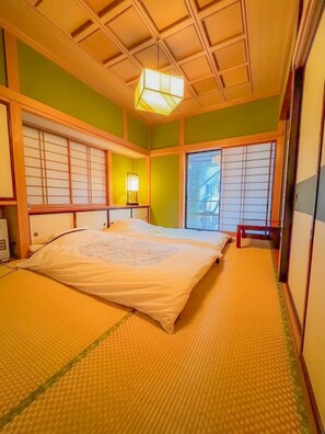 2 soverom, skrivebord, wi-fi (inkludert) og sengetøy