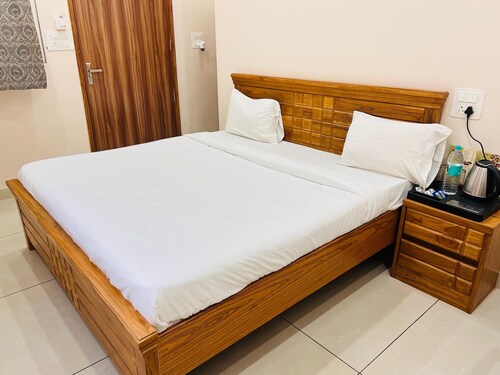 Hotel Hare Krishna Dham