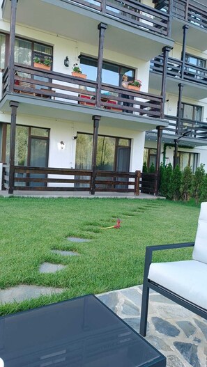 Property grounds - Wonderful 2-bedroom apartment in Bușteni (Bușteni)