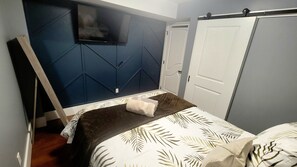 2 slaapkamers, een strijkplank/strijkijzer, reisbedje, gratis wifi