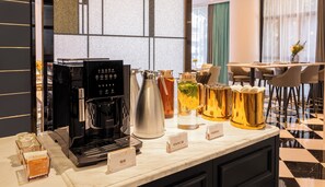 Daily self-serve breakfast for a fee - XANA Deluxe International Hotel Dongshankou Metro Station Branch (Guangzhou)