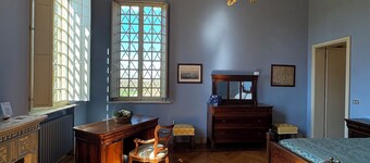 HISTORIC MANSION A STONE'S THROW FROM DOWNTOWN AND NEAR THE HIGHWAY EXIT