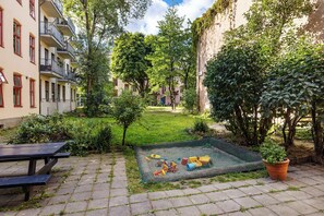 Outdoor dining - Urban Oasis in Trendy Grünerløkka - entire unit (Oslo)
