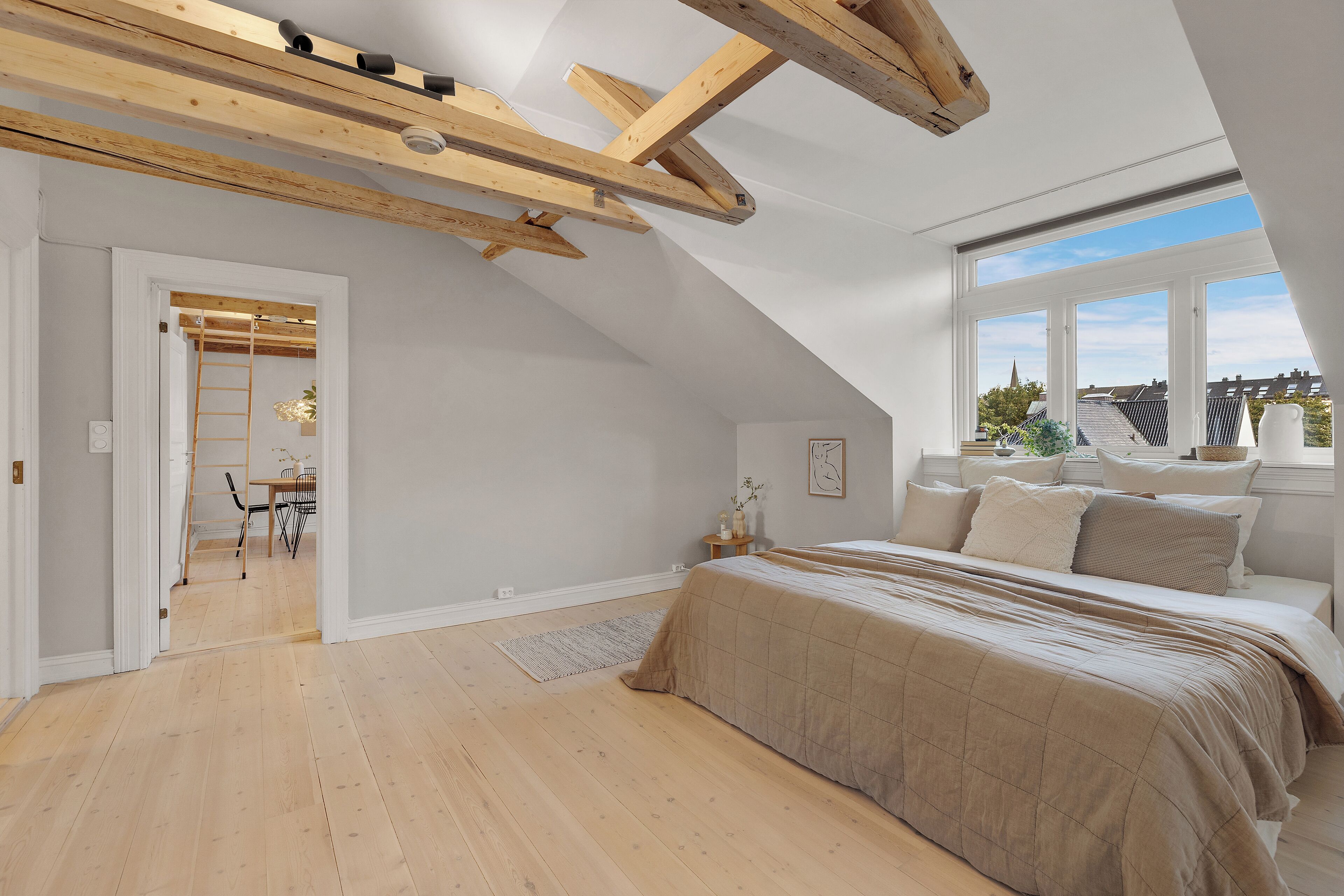 2 bedrooms, desk, free WiFi, bed sheets