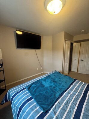 4 bedrooms, desk, free WiFi, bed sheets - 💥4-bedroom house in Anchorage for a cozy getaway (Anchorage)