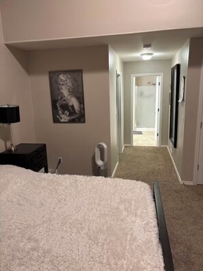 4 habitaciones, escritorio, wifi gratis y ropa de cama