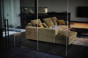 Zimmersafe, Verdunkelungsvorhänge, kostenloses WLAN