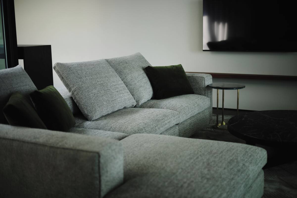 Suite, 1 King Bed, Balcony, Sea View | Living area