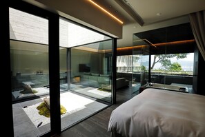 Suite, 1 King Bed, Balcony, Sea View | In-room safe, blackout drapes, free WiFi