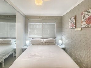 2 bedrooms, iron/ironing board, WiFi, bed sheets