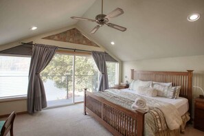 6 habitaciones, tabla de planchar con plancha y cuna de viaje 