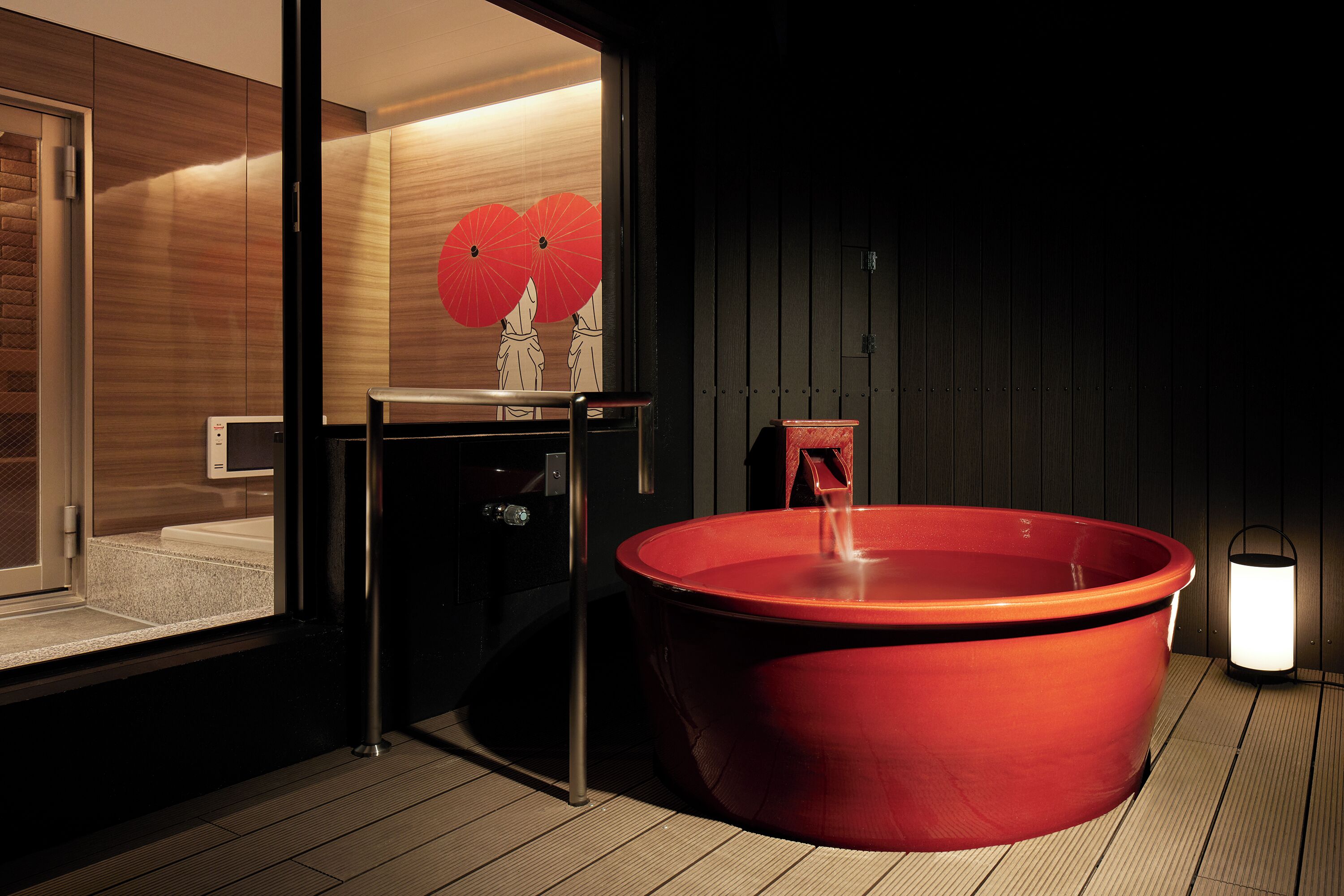 Executive Suite | Bathroom | Hair dryer, slippers, towels, soap