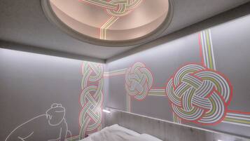 In-room safe, free WiFi