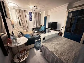 4 slaapkamers, een strijkplank/strijkijzer, gratis wifi, beddengoed