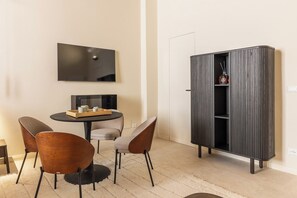 Deluxe Quadruple Room, City View | Free WiFi