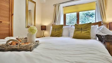 2 bedrooms, iron/ironing board