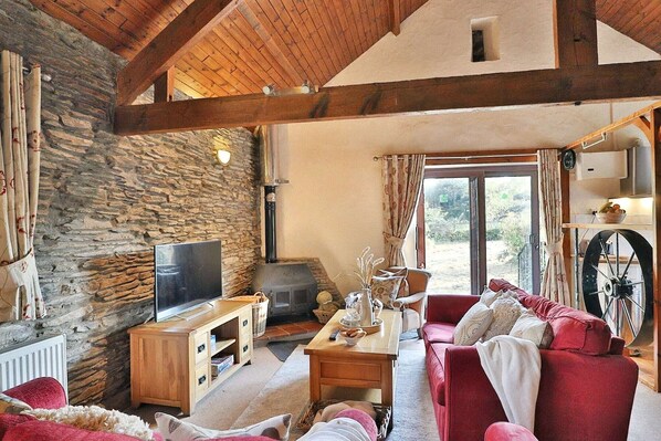 Smart TV - North Devon Cottages by Belvilla The Farm House (Ilfracombe)