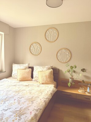 1 bedroom, WiFi, bed sheets