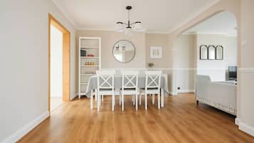 House, 3 Bedrooms | Dining room