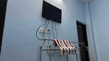 Deluxe Double Room, Balcony | Free WiFi