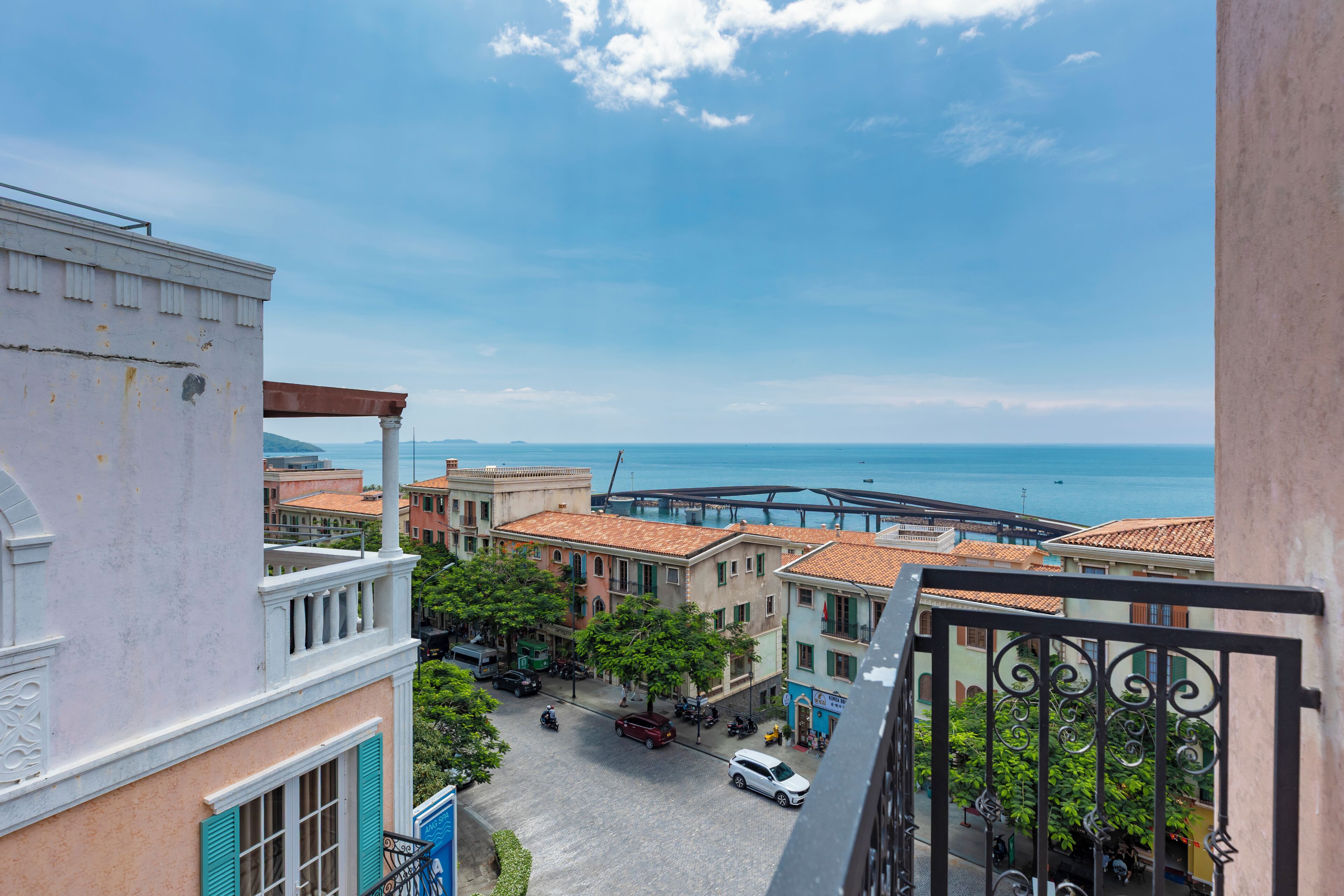 Deluxe Quadruple Room, Balcony, Beach View | Balcony