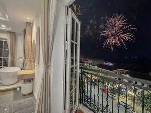 デラックス ダブルルーム オーシャンビュー | セーフティボックス (室内)、デスク、ノートパソコン用作業スペース、防音設備