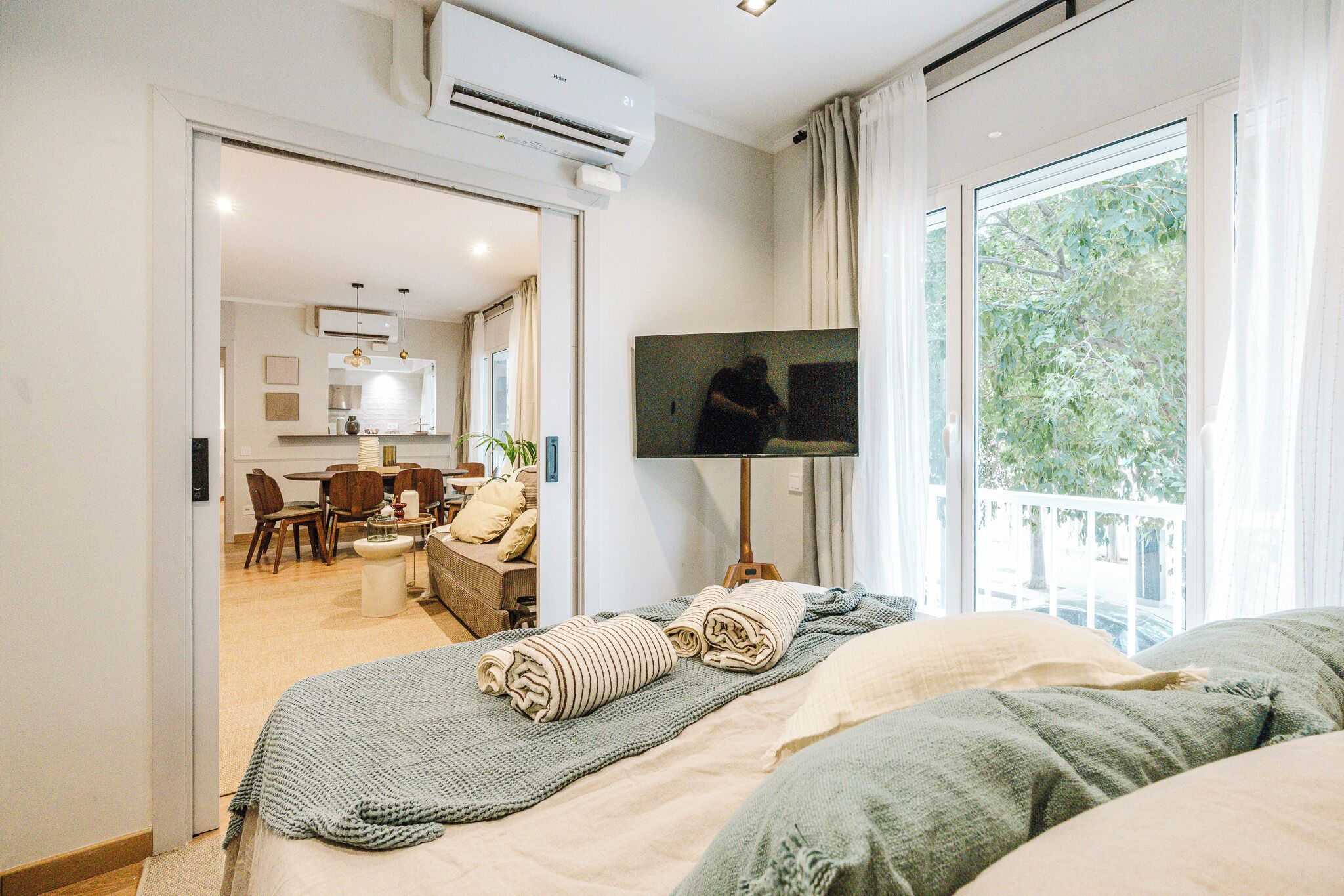 2 bedrooms, iron/ironing board, WiFi, bed sheets