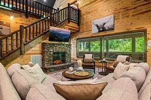 Smart TV, fireplace, video games - Indoor Pool|Playground|Fire Pit|Theater Room (Sevierville)