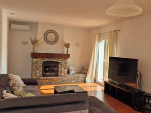 Comfort Apartment, Balcony, Garden View (Chez nous) | Living area