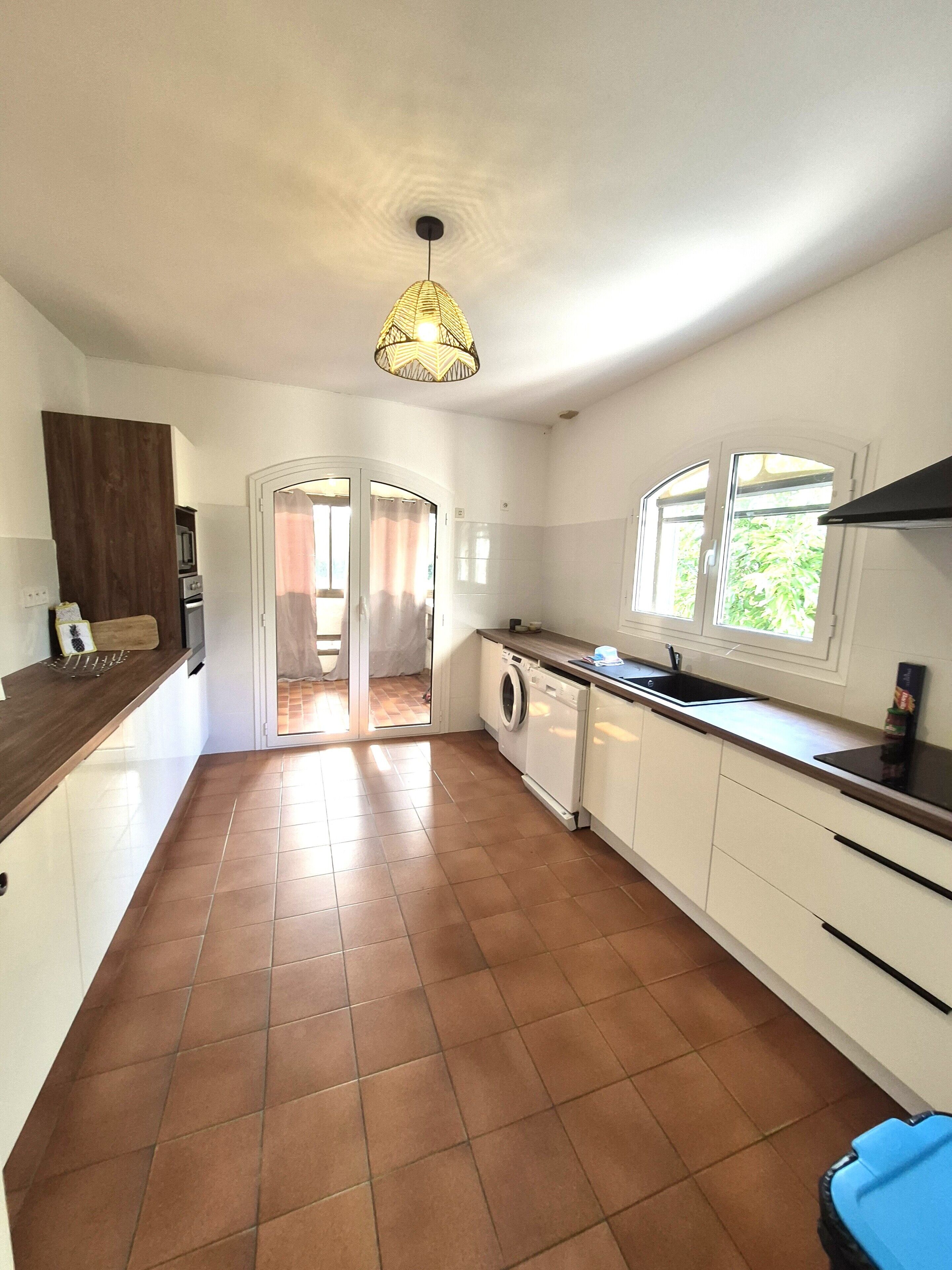 Apartemen Comfort, balkon, pemandangan kebun (Chez nous) | Dapur pribadi