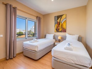 2 Schlafzimmer, Bügeleisen/Bügelbrett, Internetzugang, Bettwäsche