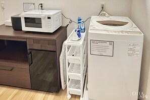 Family Studio, Multiple Beds, Non Smoking, Kitchen | Private kitchen