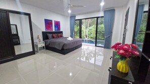 3 habitaciones, tabla de planchar con plancha, wifi y ropa de cama