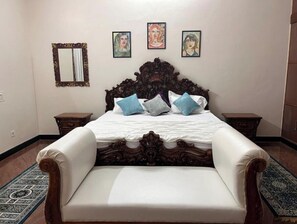 5 bedrooms, WiFi - Amayaa Courtyard Homestay (Hassan)