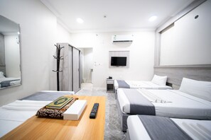 Minibar, blackout drapes, iron/ironing board, free WiFi - Rayhanat Almakan Hotel (Makkah)