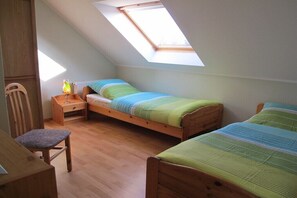 3 عدّة غرف نوم وخدمة الإنترنت