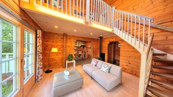 Villa, balkong, hageutsikt | Oppholdsområde