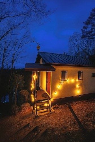 5 minutes by car from Yubatake! Luxurious stay in Kusatsu with a spectacular bath and sauna with free-flowing hot-spring water from the Kusatsu Onsen hot spring and unlimited movies!