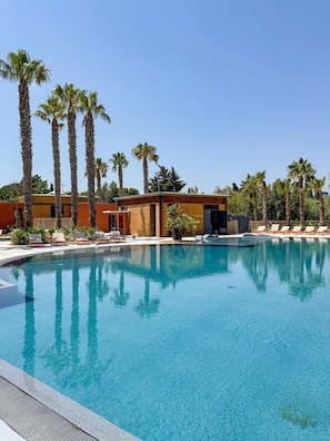 Seasonal outdoor pool