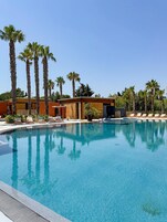 Piscina externa sazonal