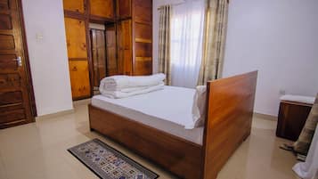 Desk, iron/ironing board, free WiFi, bed sheets