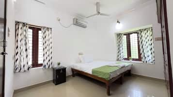 2 bedrooms, iron/ironing board, Internet