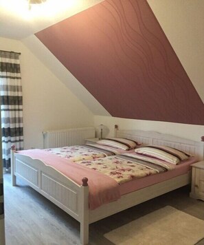 2 bedrooms, Internet, bed sheets