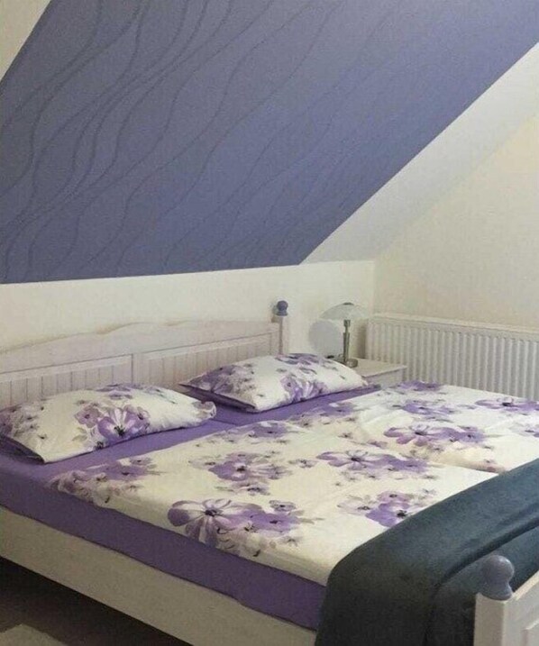 2 bedrooms, Internet, bed sheets