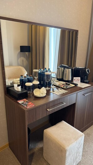 Desk, soundproofing, iron/ironing board, free WiFi - Arena Hotel Baku (Bakı)