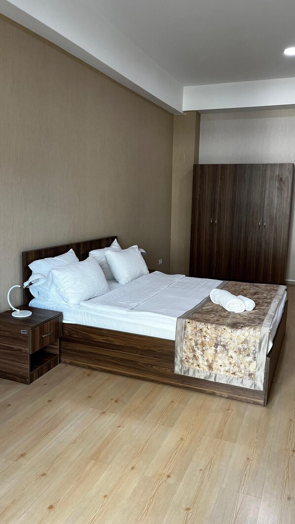 Desk, soundproofing, iron/ironing board, free WiFi - Arena Hotel Baku (Bakı)