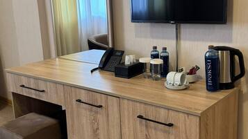 Desk, soundproofing, iron/ironing board, free WiFi