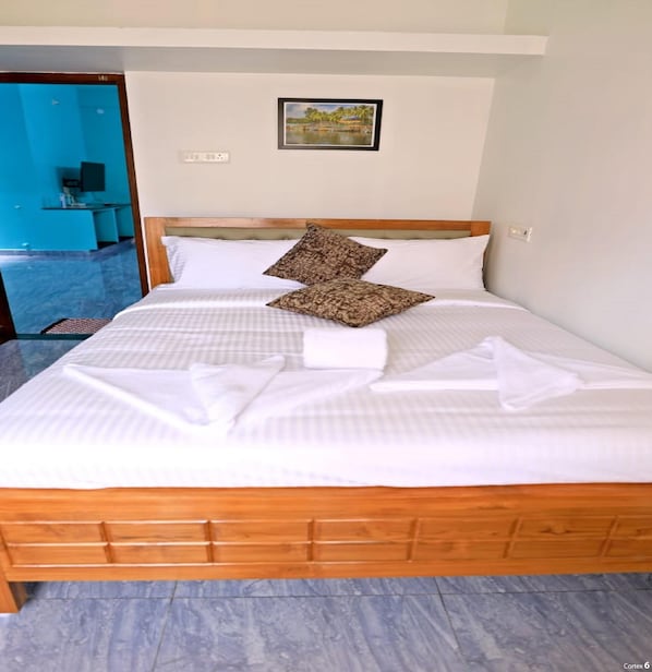 Standard Apartment | Egyptian cotton sheets, premium bedding, free WiFi