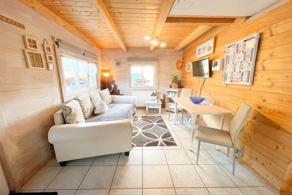 TV, table tennis - Vacation home Usedom Idyll - Holiday home Usedom Idyll with extraordinary (Loddin)