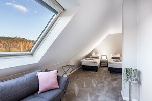Fernseher, DVD-Player, Stereoanlage
